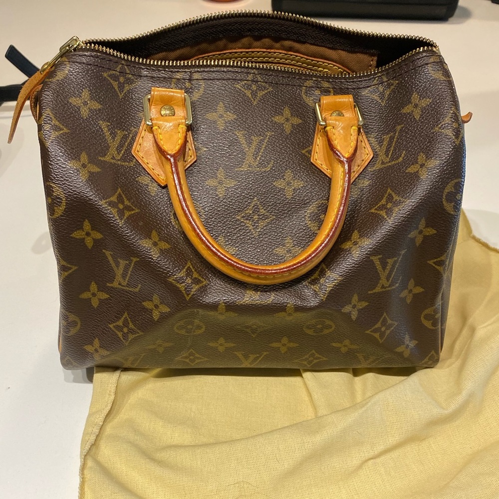 Authentic Louis Vuitton Speedy 25 Bag